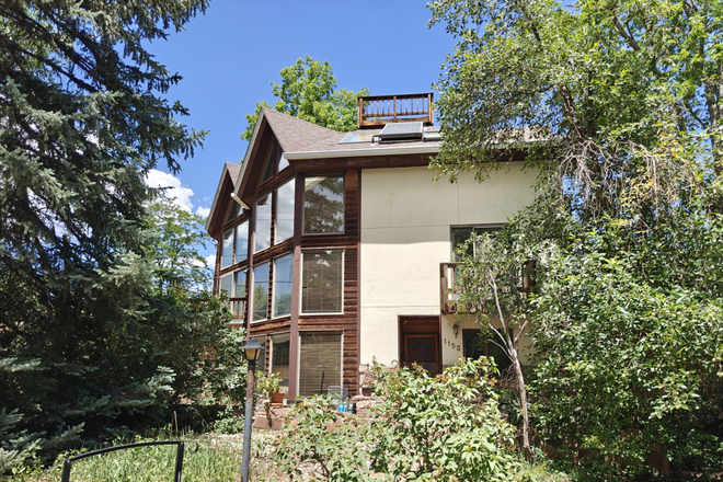 House, - Studio Apartment