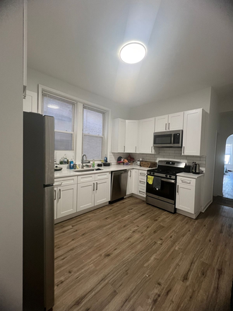 kitchen - 1349 W Taylor
