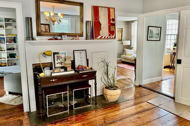 Living area - Beautifully-appointed four-story home with enchanted private garden and one bedroom ap