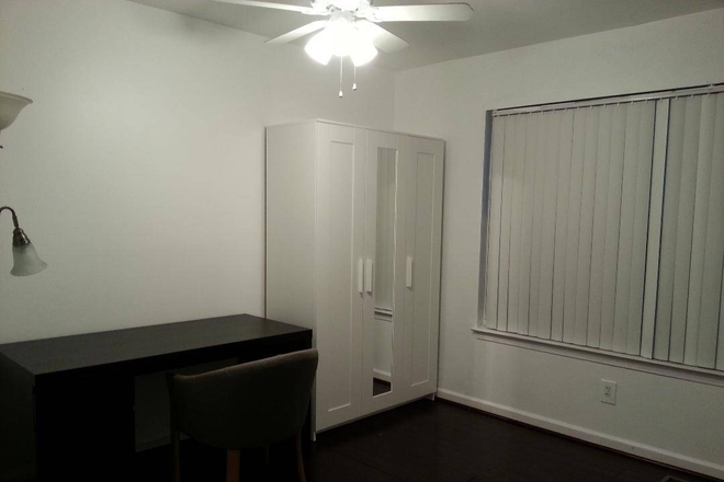 bedroom - One Beautiful Bedroom in a SFH near UMD (Riverdale)