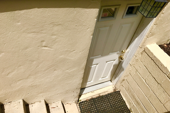 Own Entrance - Room for rent