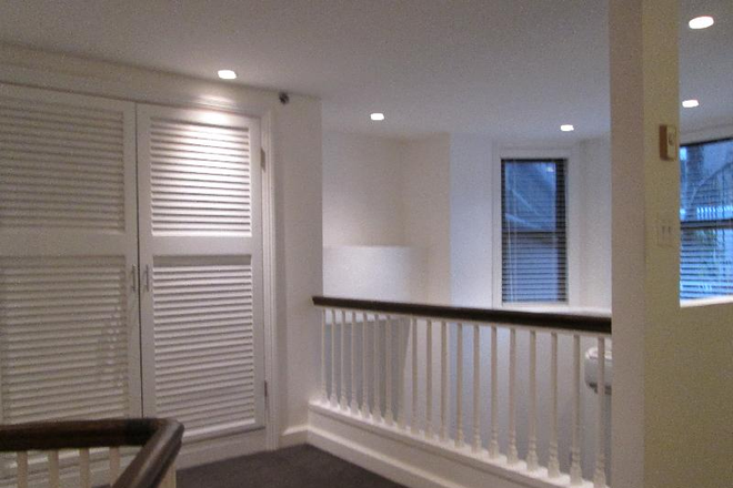 - - 1.5 BD 2BA | HOT WATER INCL | NO BROKER FEE! Apartments
