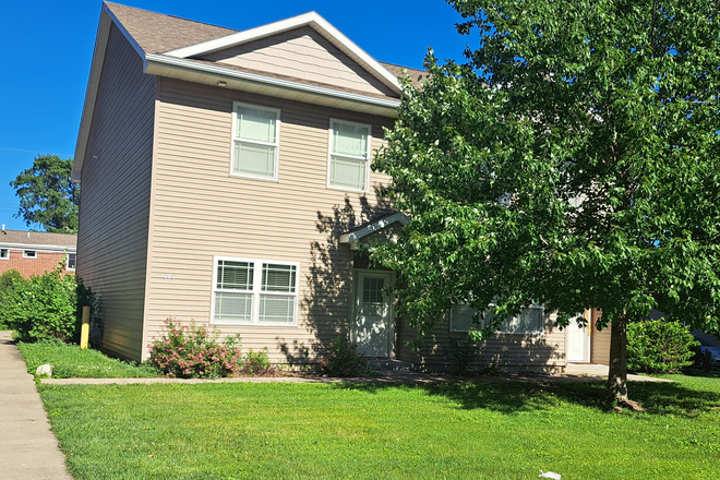 Private entrance - 3 Bedroom Townhouse