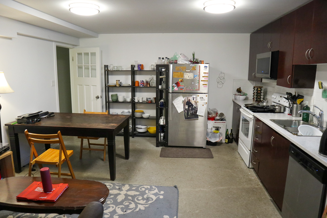 Kitchen / Dining - One Bedroom in large (1550 sqft) Lower Level 4-Bedroom Apartment in the Annex, Utilities included