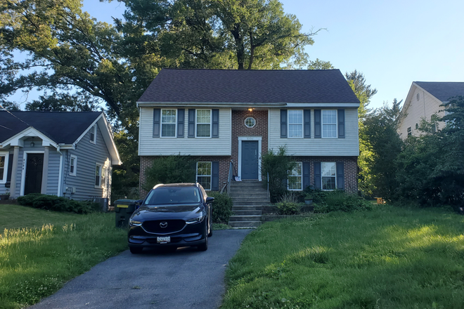 Street View - 4 Rooms in 5 Bed, 3 Bath House