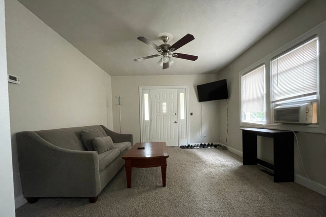 living room - Shared house walkable to the U