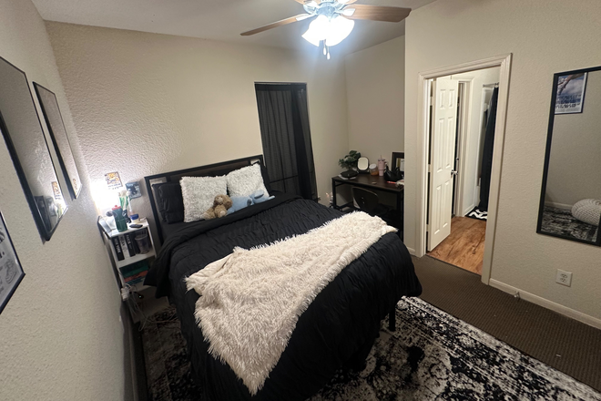 Bedroom - The Heights of Knoxville