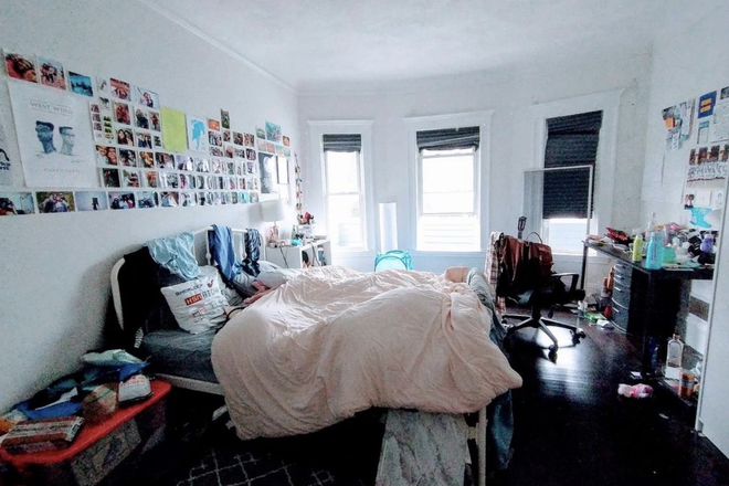 - - JUNE 2027 APARTMENT AVAILABLE NEAR TUFTS