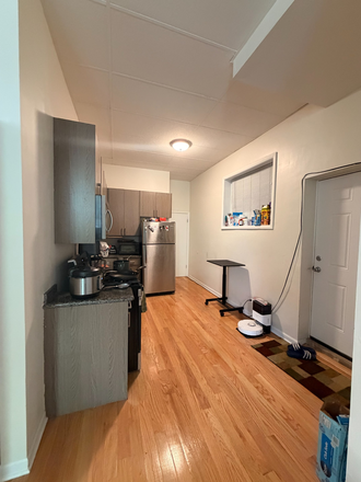 Kitchen - 708 S Laflin St Apartments