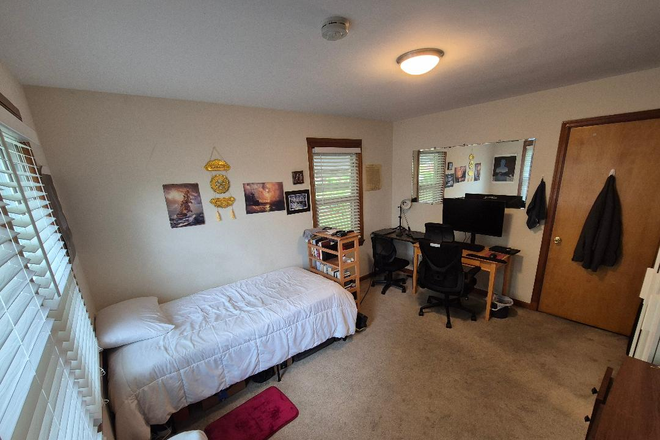Bedroom, 1st floor - Furnished Rooms Available Starting May & Aug 2026. 5-min Walk to UMD Shuttle. Flexible Lease Terms. House
