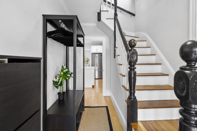 hall - 14 Everett St Unit 14-1, Medford, MA, 02155 Apartments