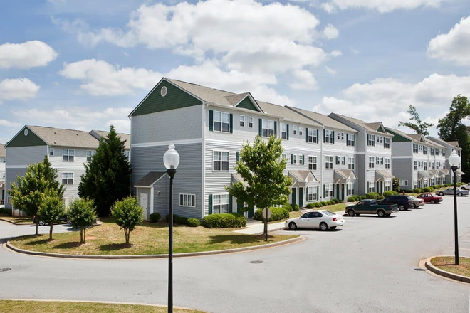 University Village Townhomes - University Village 4 Bed/4 Bath - $450/Room - Spring/Summer Lease - Specials & Referral Bonuses