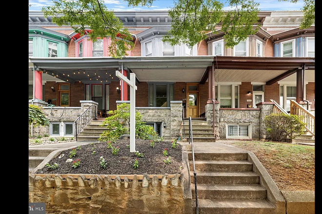 Front - 4 bed 2.5 bath close to campus