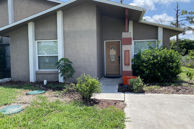 Front of Home - 2/2 Duplex for Rent