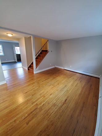 Living room - Ivy Garden Apartments