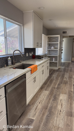 Kitchen with Dishwasher - Private home on a quiet cul de sac