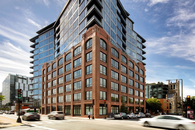 Building - 100 Shawmut