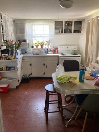 Kitchen - Quiet, clean 1 bedroom, 1 bath Apartment. Only 1.5 miles from UCONN