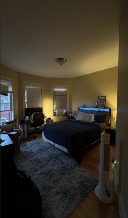 Bedroom with attached personal bathroom - 19 Burney St