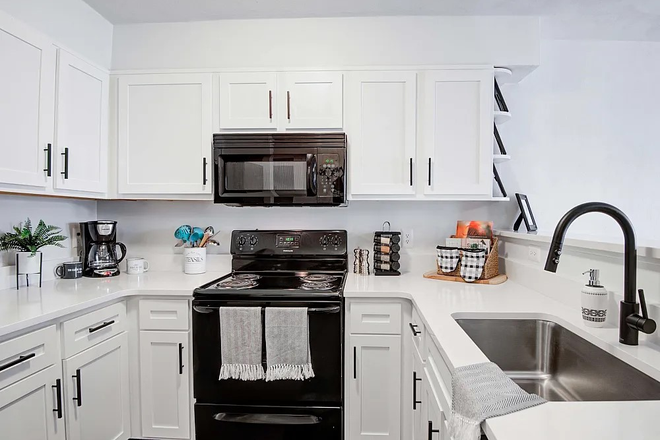 Apartment Kitchen - Arcadia Apartments Harrisonburg