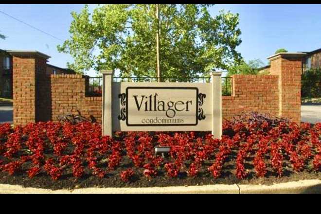 Entrance - Best Location in Town - Best Deal. Close to Vandy and bus line.