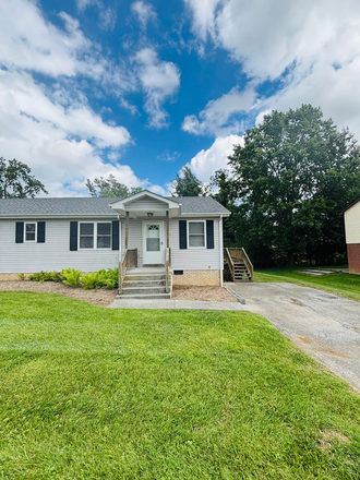 - 3 Bedroom 2 Bathroom Townhouse
