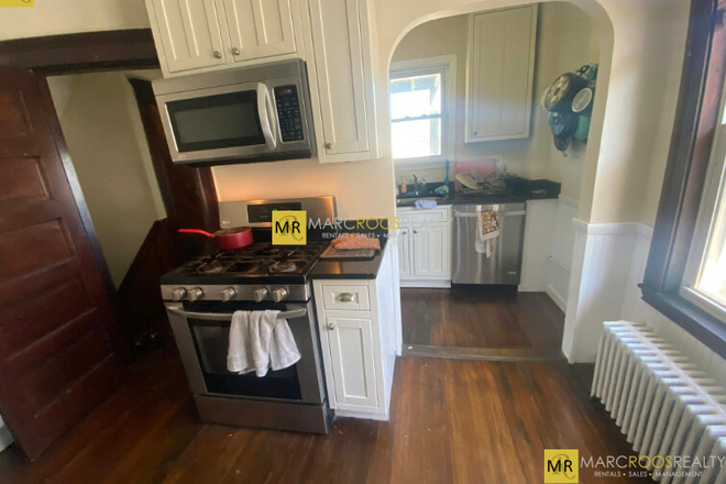 Call NOW for showings! 617-236-8600 - BOSTON AVE - XL 5BR NEAR TUFTS CAMPUS FOR *6/1/2026* W/ LNDRY IN BLDNG, RNTL PRKNG, EIK, DW, 2 BATHS