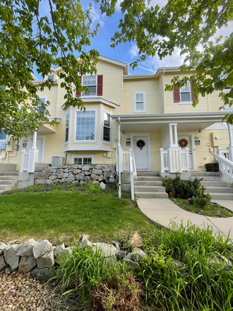 Exterior view of the house - Town House across from East Campus