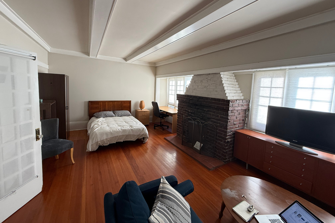 Monterey Pine Suite - Three Bedrooms Available or Full Furnished Apartment near UC Berkeley