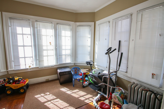 bonus room - Wow! June 1st 2 bedroom with bonus room and in unit washer/dryer