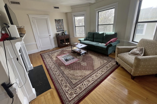 Living Room - Brookline Housing Close to BU!