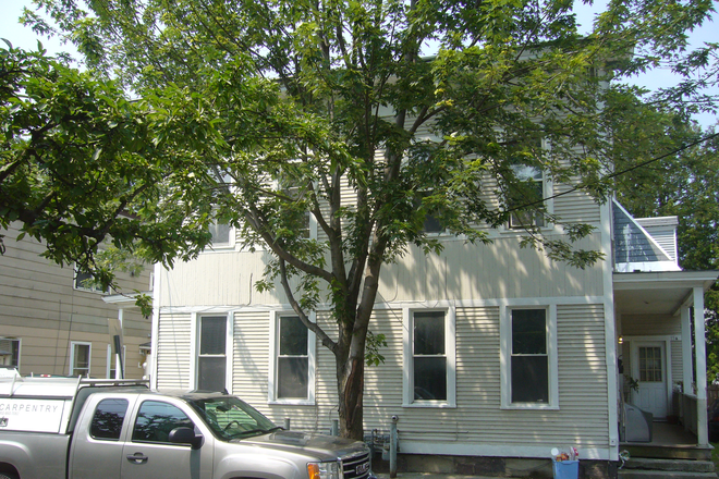 Exterior - Bright & Spacious Downtown 3-Bedroom Apartments