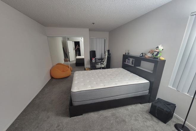 Bedroom - La Regencia looking for one roommate - single bedroom or master bedroom in 3b2b