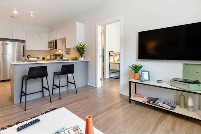 Living room - Uncommon Apartments