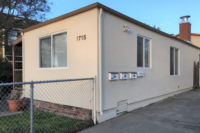 House - Beautifully Remodeled 3BD/2BA House Near 4TH STREET Shopping District & Berkeley Marina