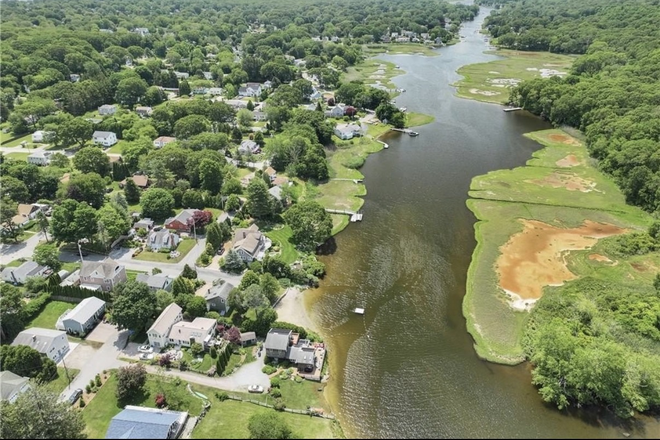 Narrow River - Waterfront on Narrow River