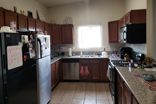 Kitchen - 5 bedroom 3 bath House