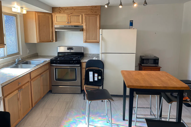 - ALL INCLUDED 2 bd 1 ba near university washer/dryer