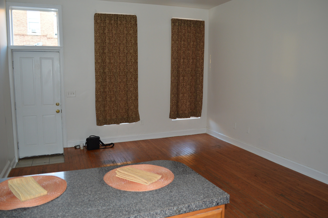 Living Room - Hopkins Area 3BR 2 BA Townhome