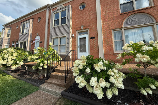 1819 Wedgewood - Walk to Vanderbilt/VUMC/Belmont University - 1 private bedroom + parking