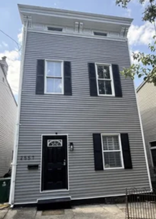 Front of House - 5 Bedroom/2 Bath, Bottom of Straight St. Near Vanguard Apartments, Easy Street Parking