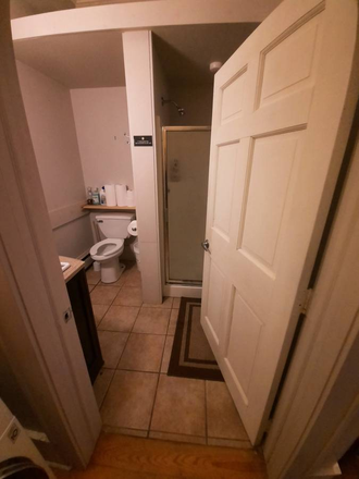 Cortona Bathroom - Tranquil Small Private Bedroom with Private Bathroom Available (Summer '26 Sublet Available) Duplex