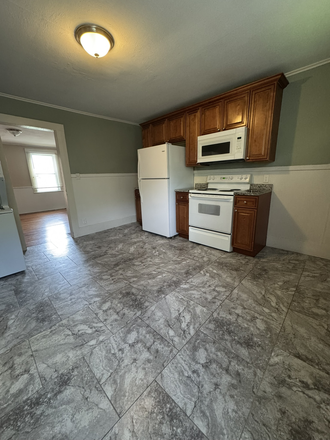 unit 3 kitchen - 46 Old Amherst Road Apartments