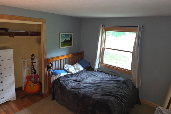 1 bedroom - 4 bedroom house near UMass looking for 2 male students (grad or upperclassmen)