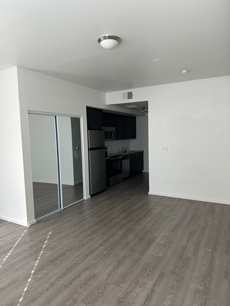 Main Room 2 - Exciting Studio Apartment Close To Campus