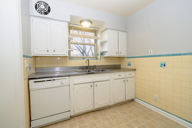 Kitchen - 2802 Digby Ave. Apartments