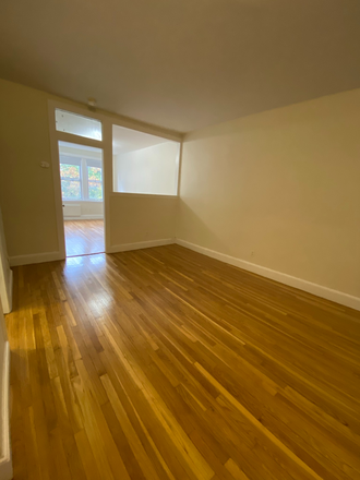 Hub Realty - Beautiful front one bedroom, in Brookline near Coolidge Corner