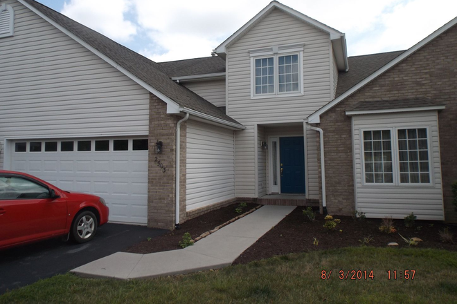 - 3 Bedroom 3 Bath Townhouse with 2-Car Garage