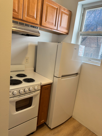 Call NOW for showings! 617-236-8550 - NORWAY ST - *NO FEE* LRG 1BR SPLIT FOR 2 PPL IN SYMPHONY *AVAIL NOW* W/ LNDRY IN BLDNG, HW INC, DW! Apartments