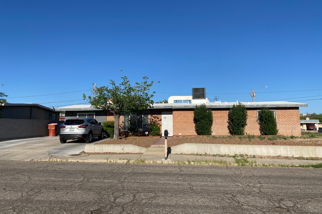 Front House - Full House for Rent - 4 Rooms x 3 Baths – 8 Min from UA Campus - 2026-2027 school year